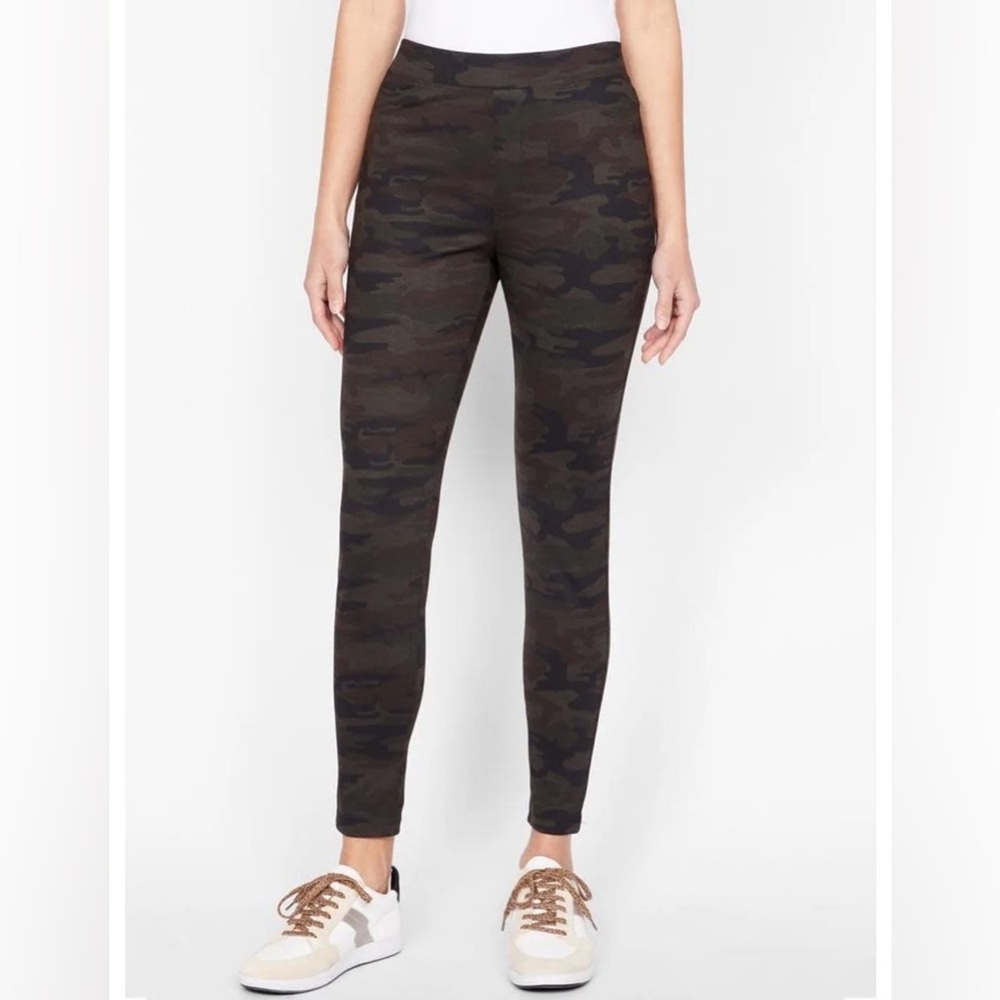 NWOT Sanctuary Camouflage Leggings in Olive Green and Black